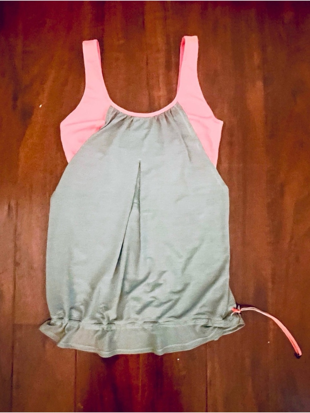 Lululemon Run Times Tank
Heathered Medium Grey / Very Light Flare - Picture 5 of 5
